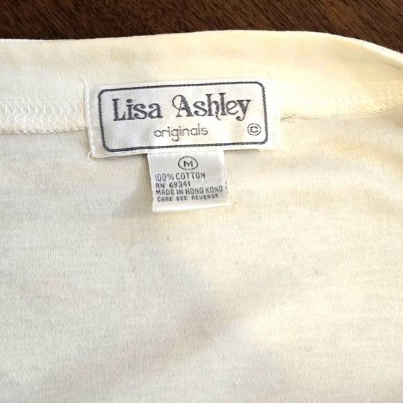 White Pearl & Lace Lisa Ashley Long Sleeve Blouse Size Medium - Picture 16 of 16
